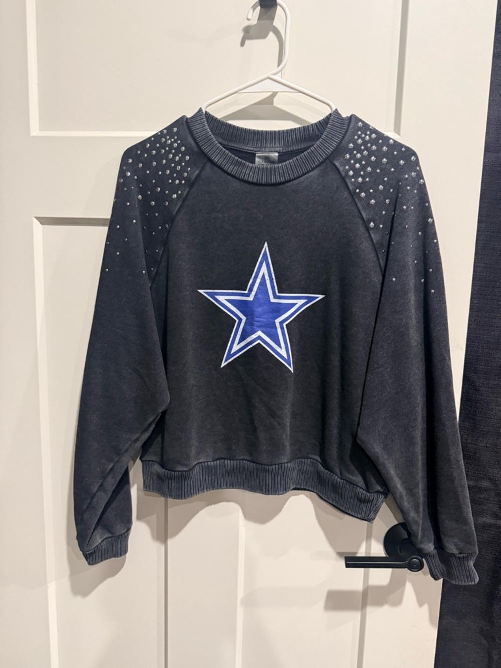 Black Dallas Cowboys Sweatshirt with Shoulder Studs